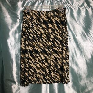 NWOT camo print stretch knee length skirt L